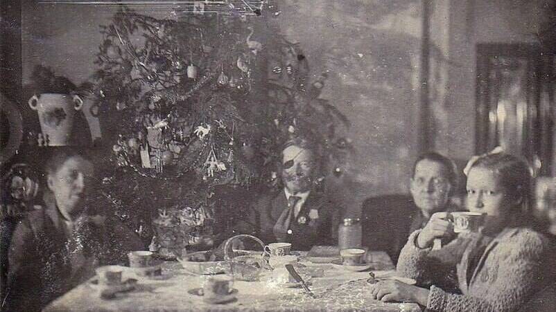 В блокадном Ленинграде сделана фотография семьи Веселовых-Романик