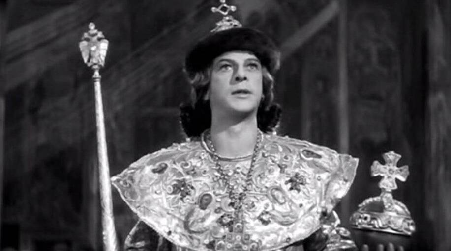 На царство венчан 16-летний великий князь Иван IV Васильевич