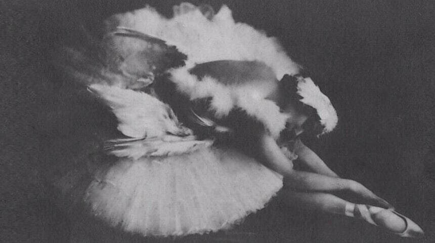 Анна Павлова впервые танцевала «Умирающего лебедя»