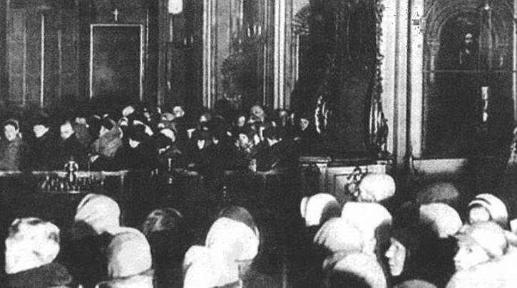 Во всех действовавших храмах Ленинграда совершены божественные литургии