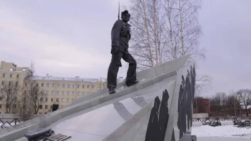 Восстание моряков и рабочих в Кронштадте против диктатуры большевиков