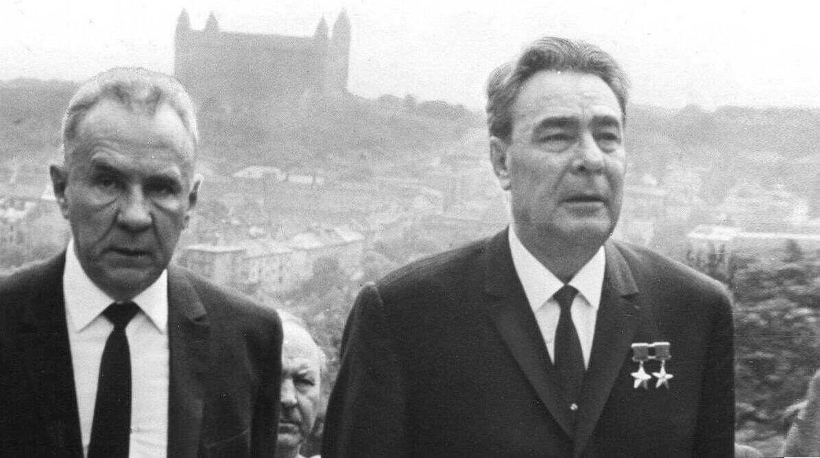 В «Правде» сформулирована «доктрина Брежнева»