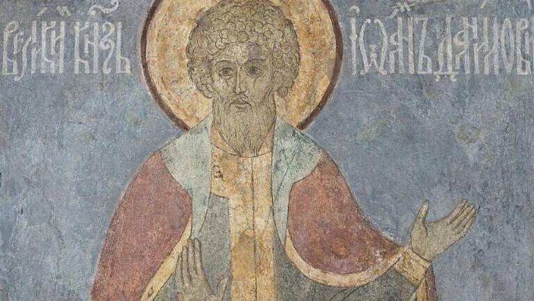 В Московском Кремле освящена построенная «в одно лето» белокаменная церковь Михаила Архангела