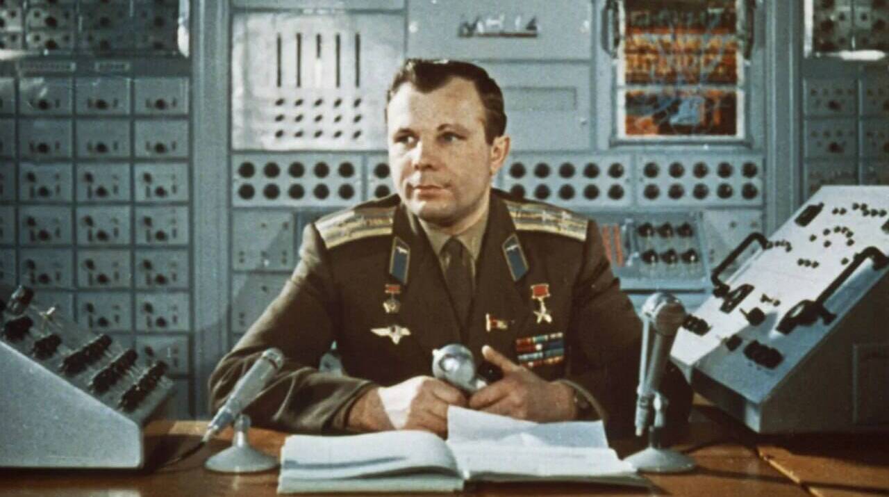 Совершая тренировочный полет на МиГ-15, погибли первый космонавт Герой Советского Союза Юрий Гагарин и летчик-испытатель Герой Советского Союза Владимир Серегин