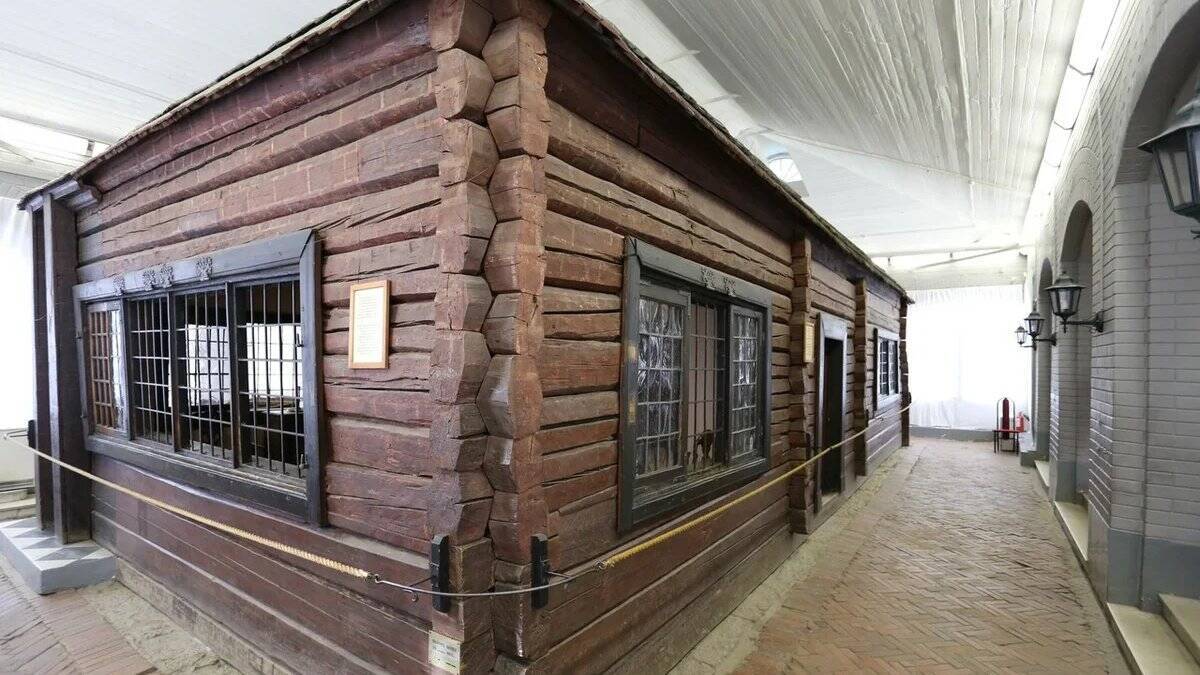 Началось строительство Домика Петра