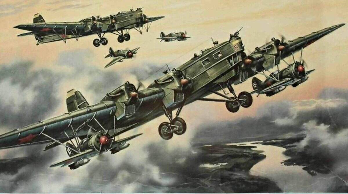 СССР первым в мире начинает формировать тяжелые бомбардировочные корпуса