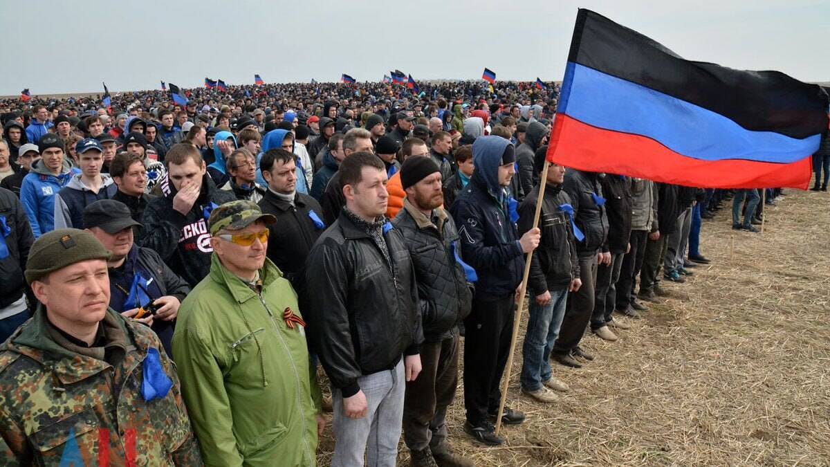 В результате несогласия с госпереворотом на Украине, провозглашена ДНР