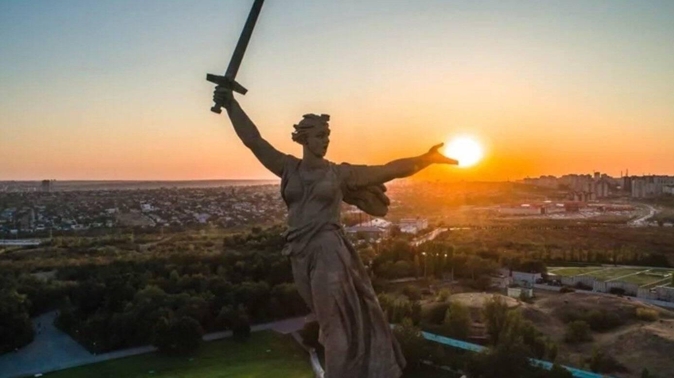 Звание Город-герой присвоено Москве, Ленинграду, Киеву, Волгограду, Севастополю, Одессе