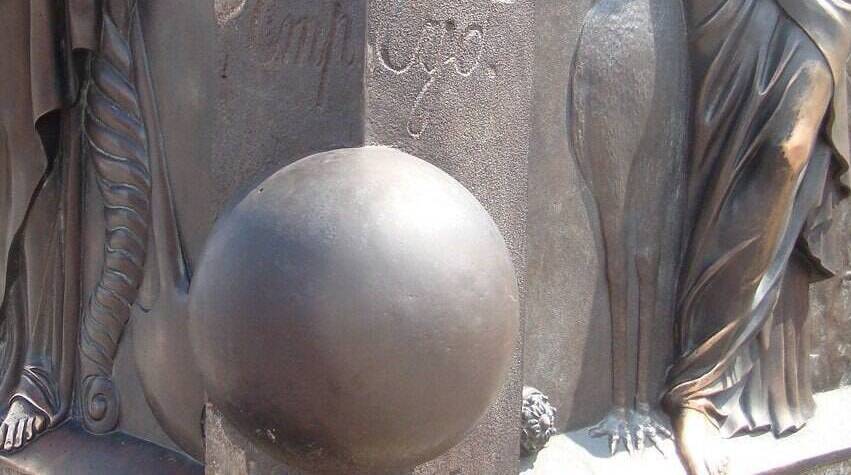 В ходе Крымской войны при обороне Одессы батарея прапорщика Щеголева приняла бой с англо-французской эскадрой в 27 вымпелов