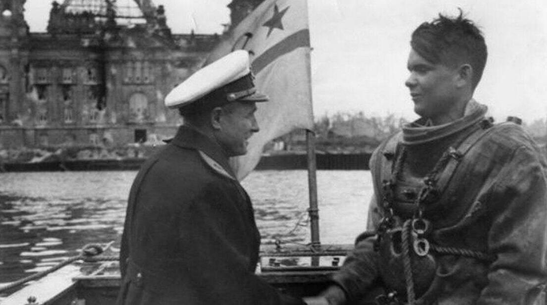 По Указу Александра III в Кронштадте основана первая в мире водолазная школа