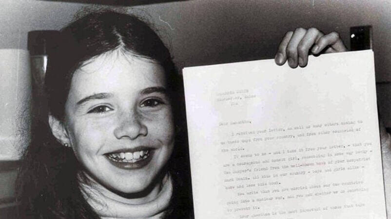 Американская девочка Саманта Смит, написавшая Андропову, что боится ядерной войны, получила приглашение в СССР