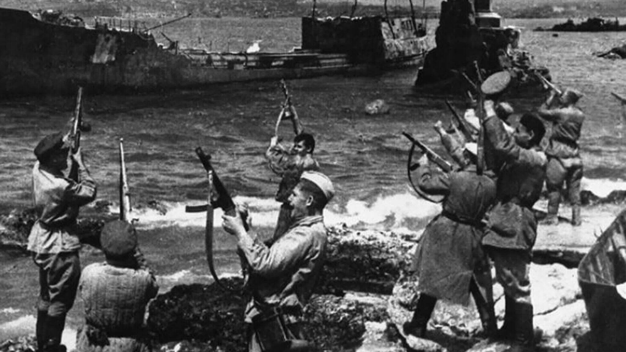 Войска генерала Толбухина освободили от немецких захватчиков Севастополь