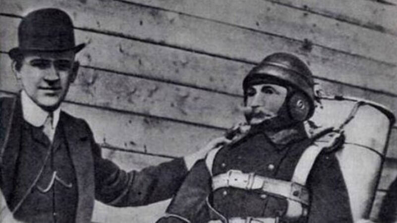 Успешно испытан 1й в мире ранцевый парашют РК-1