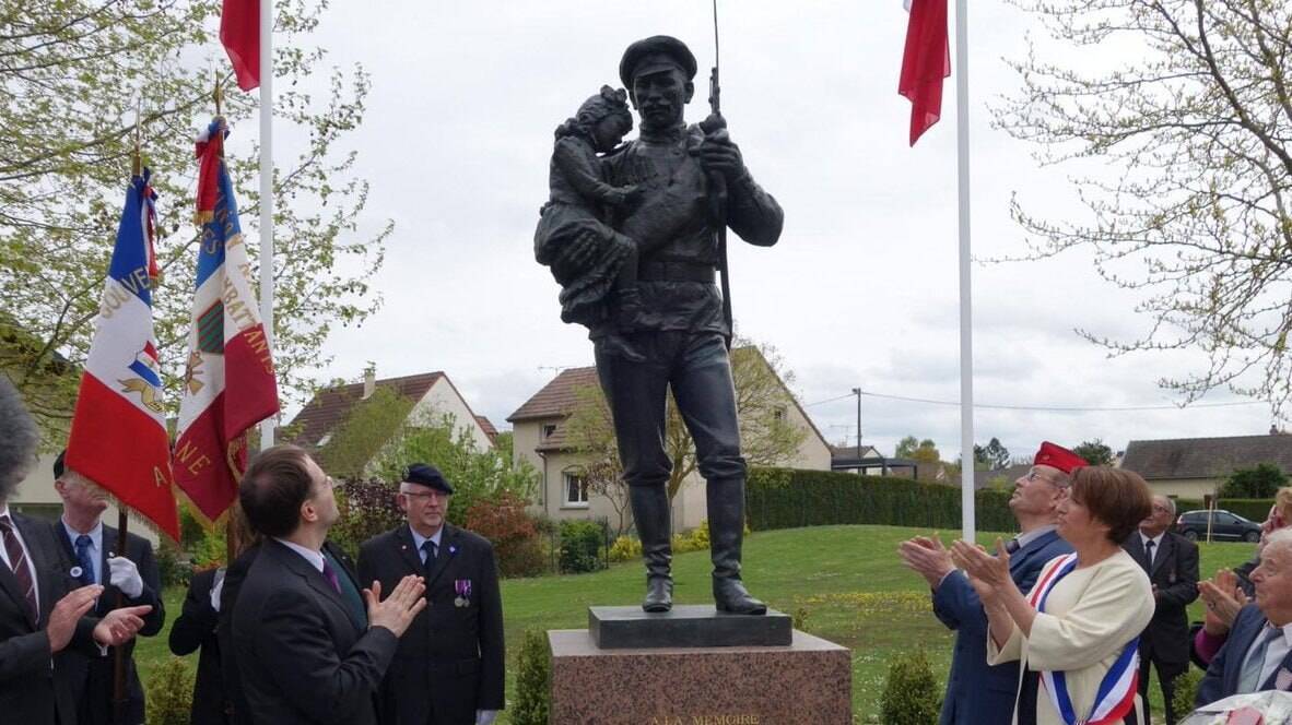В ходе Первой мировой войны во Франции коммуна Курси освобождена от немцев войсками Русского экспедиционного корпуса