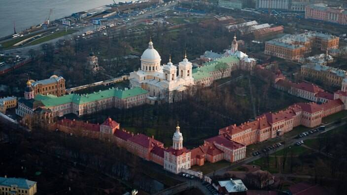 В Петербурге основана Александро-Невская лавра