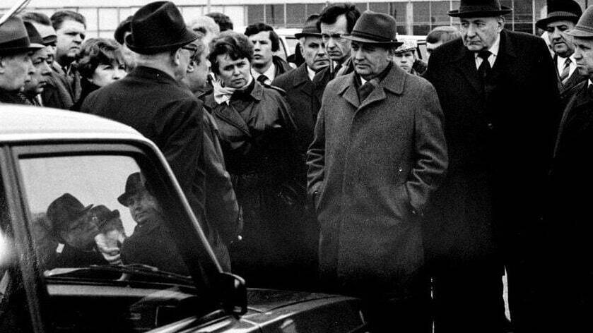 Горбачев во время пребывания на ВАЗе впервые употребил слово «перестройка»