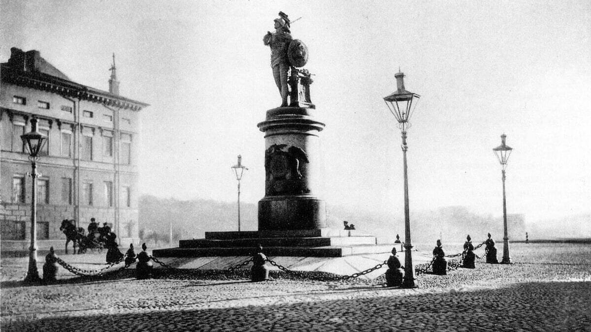 В Петербурге открыт памятник Суворову