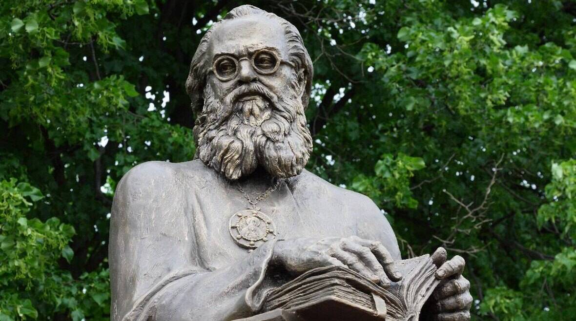 Родился Святитель Лука (хирург Войно-Ясенецкий)