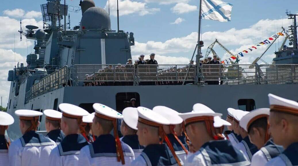 Русские корабли вошли в бухту, где появится Севастополь