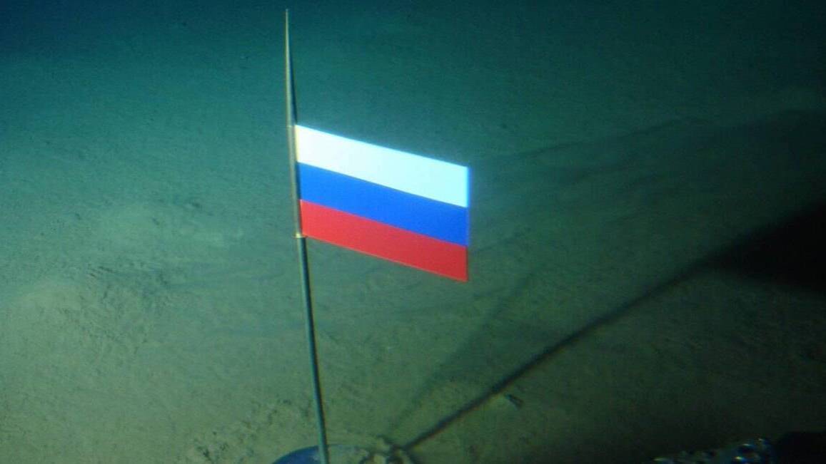 Глубоководный аппарат «Мир-1» достиг дна Северного полюса