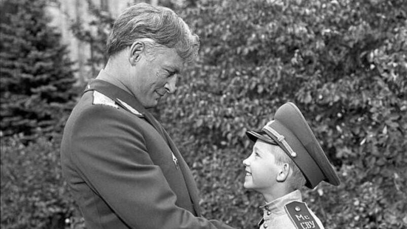 В СССР состоялась премьера художественного фильма «Офицеры»