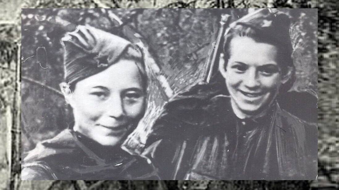 Девушки-снайперы Маша Поливанова и Наташа Ковшова подорвали себя гранатами в окружении немцев