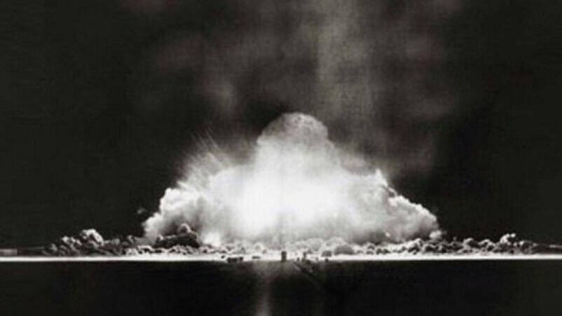 На Семипалатинском полигоне прошли успешные испытания первой советской атомной бомбы РДС-1