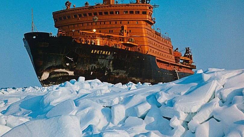 Советский атомный ледокол «Арктика» достиг Северного полюса