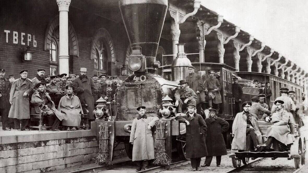 Открыто сквозное железнодорожное движение между Петербургом и Москвой