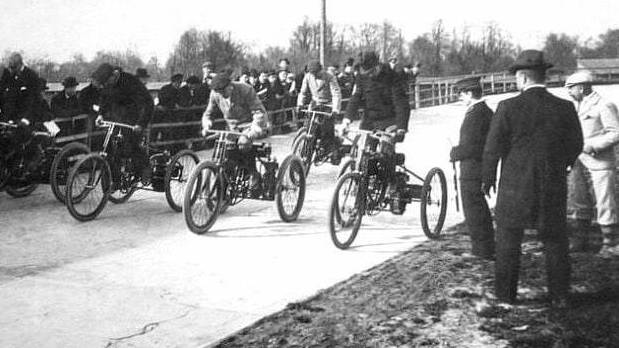 Первые в России мотогонки