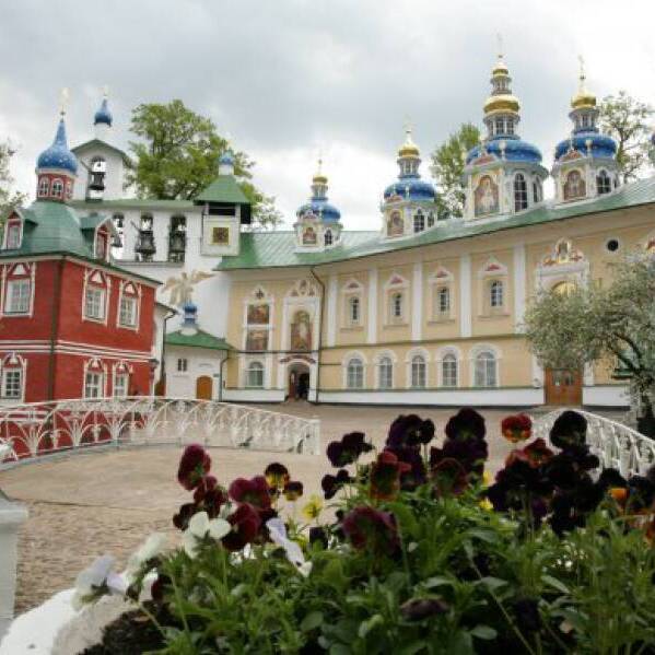 В Успенском соборе Псково-Печерского монастыря обнаружили фрески XVIII века