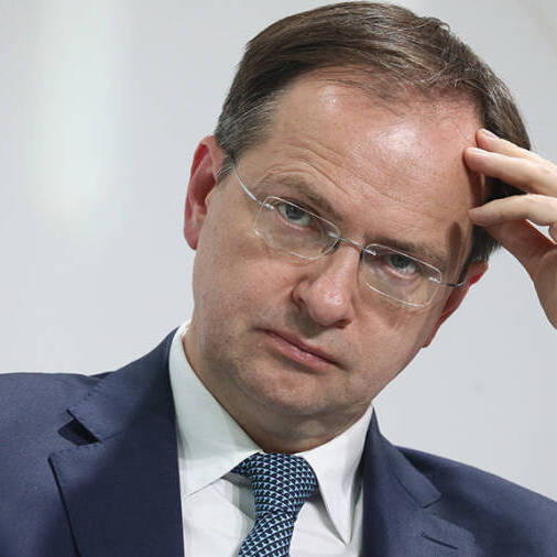 Мединский указал на пробелы в знаниях Зеленского