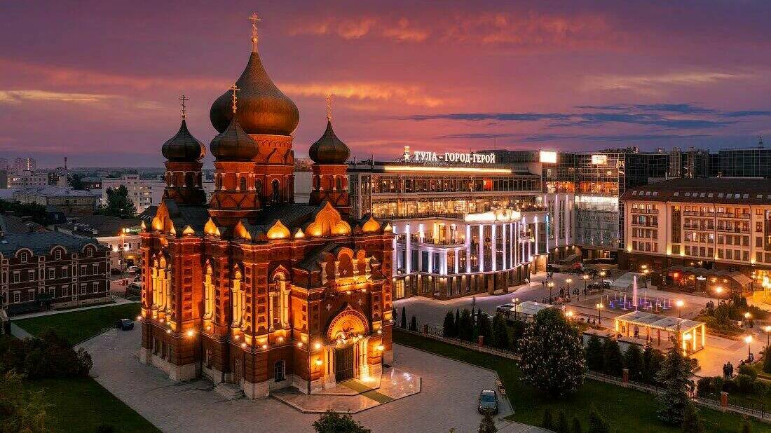 Караван верблюдов в игольном ушке. Тульская область