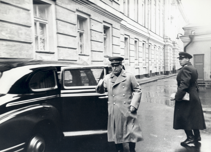 Закупленные в 1936-1937 годах бронированные Packard Twelve эксплуатировались почти полтора десятка лет.