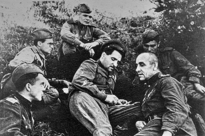 Краткий курс истории. Константин Симонов