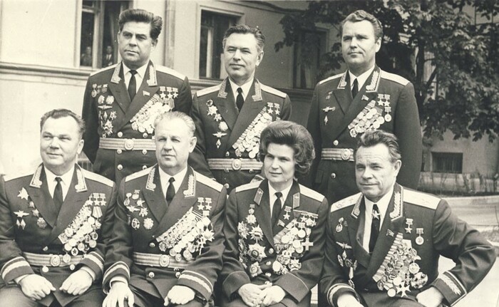  Герои-космонавты.
