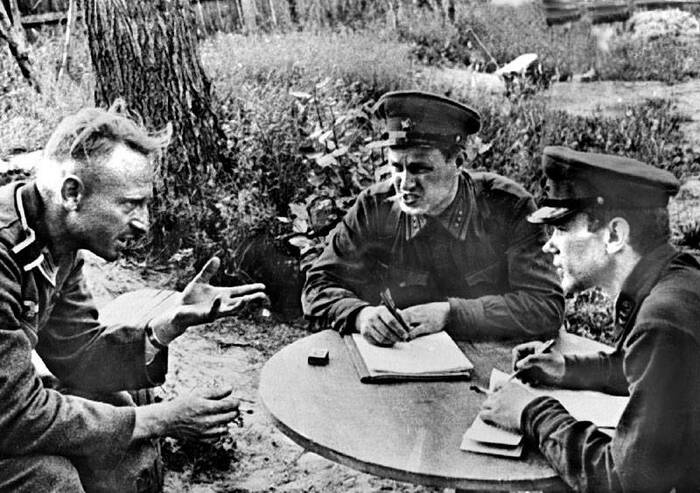 Военные переводчики: от толмачей до мастеров допроса