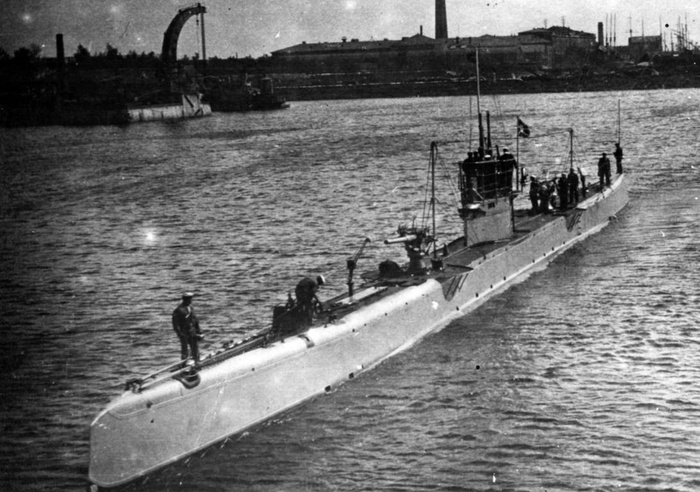 Подводная лодка «Комиссар» (бывшая «Пантера») на службе в РККФ, начало 1930-х, Кронштадт
