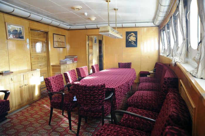 Капитанский салон атомного ледокола «Ленин»