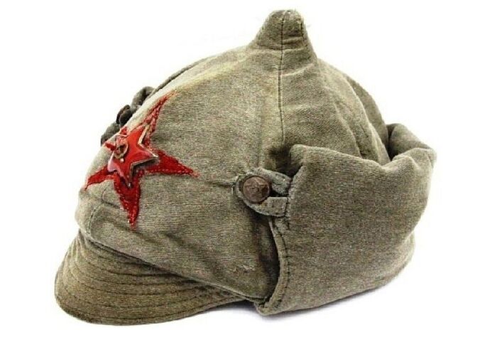 Буденовка с вышитой и металлической кокардами