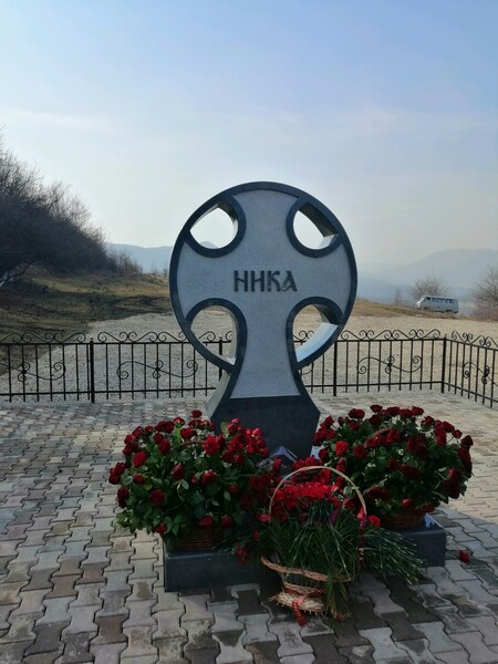 Памятный знак на месте гибели 6-й роты