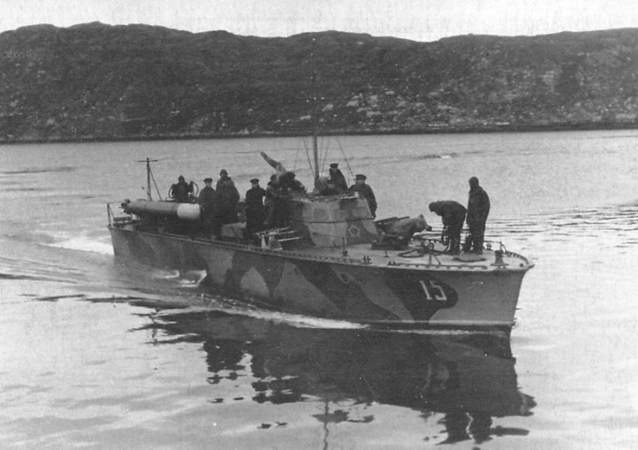 Советский торпедный катер ТКА-15 типа Д-3 Северного флота в порту Полярный, 1942 год